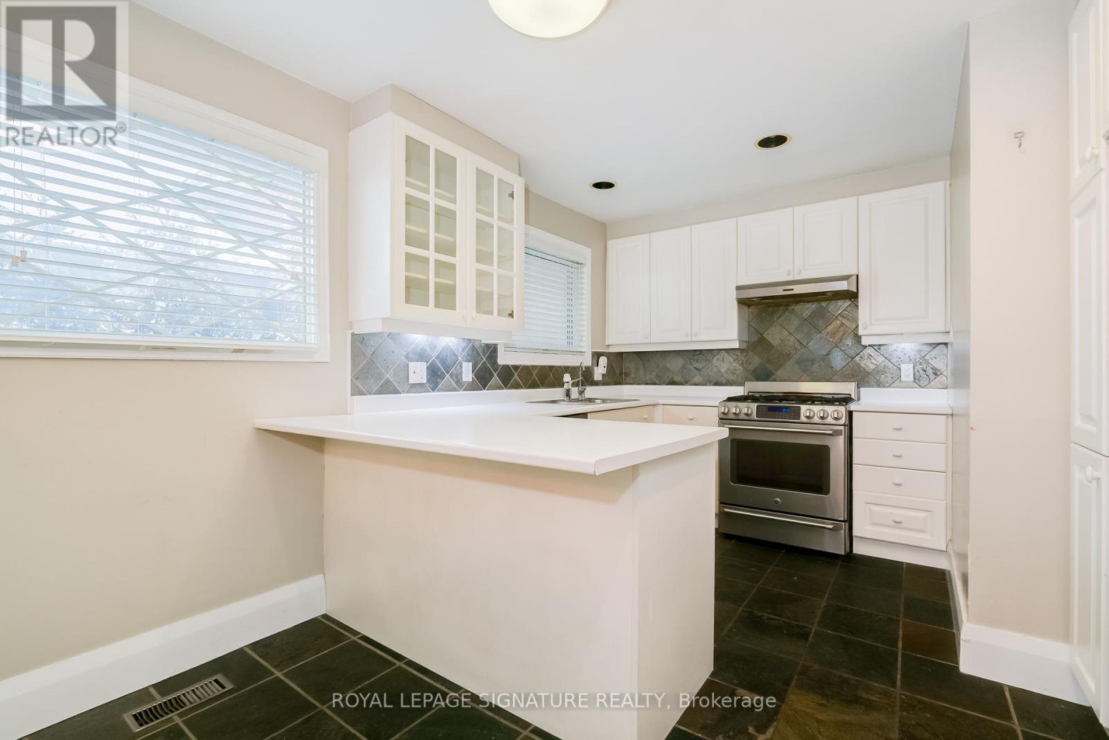 2 Millgate Crescent, Toronto (Bayview Village), Ontario  M2K 1L6 - Photo 8 - C12814988