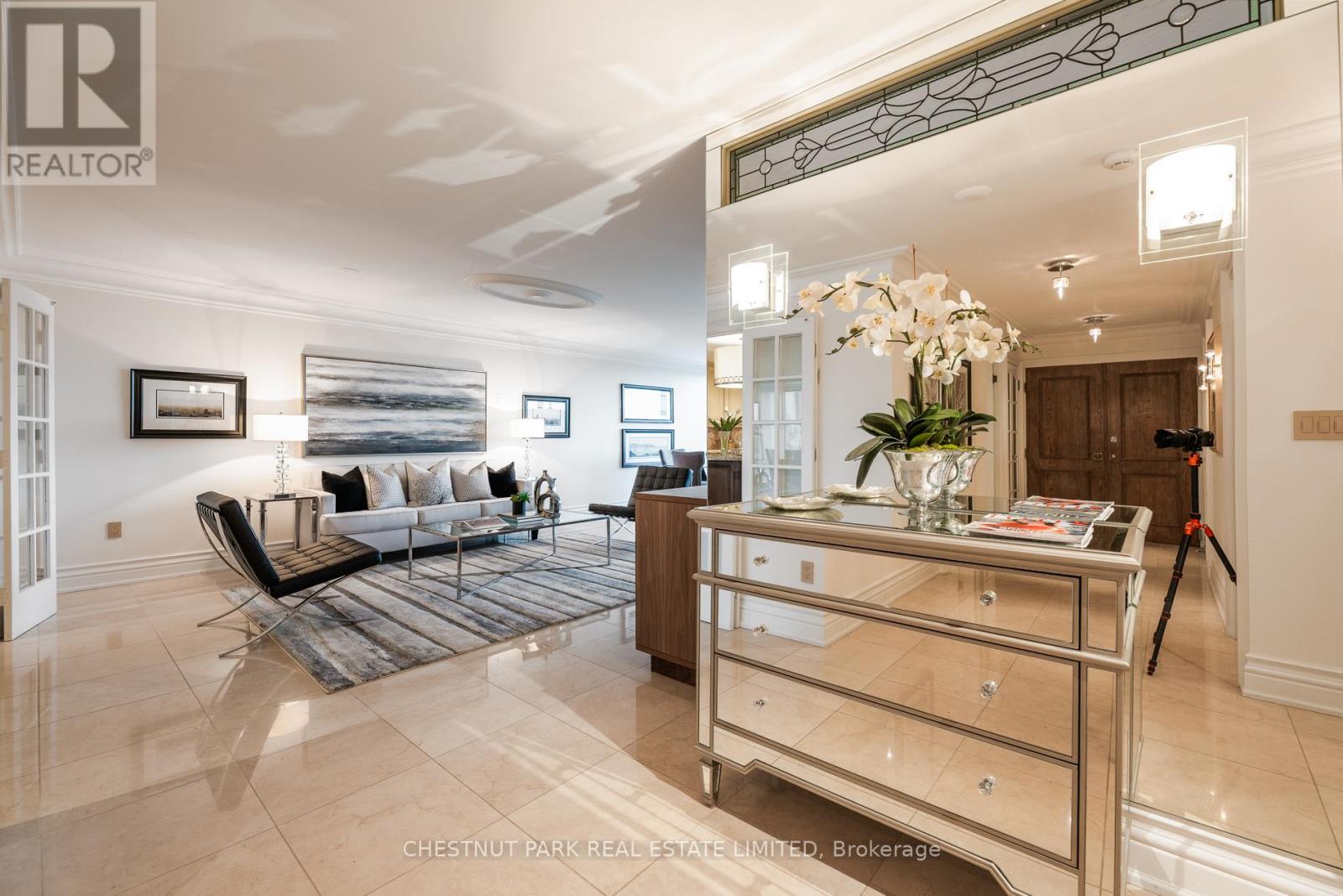 1606 - 110 Bloor Street W, Toronto, Ontario  M5S 2W7 - Photo 6 - C12815094