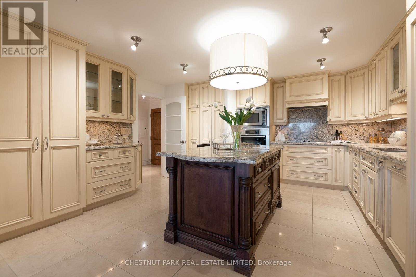 1606 - 110 Bloor Street W, Toronto (Annex), Ontario  M5S 2W7 - Photo 17 - C12815096