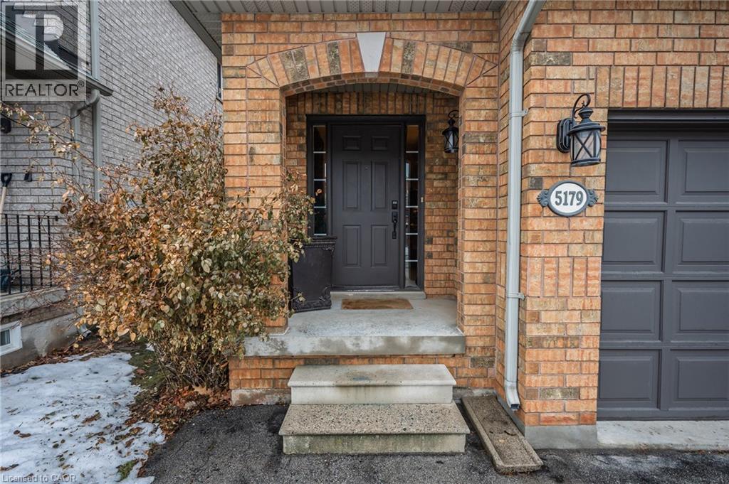5179 Des Jardines Drive, Burlington, Ontario  L7L 6P7 - Photo 2 - 40807010