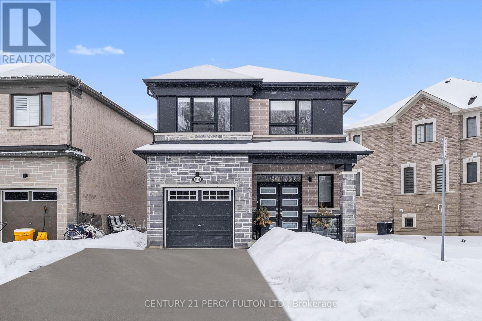 1453 Mockingbird Square, Pickering, Ontario  L1X 0N8 - Photo 2 - E12815054