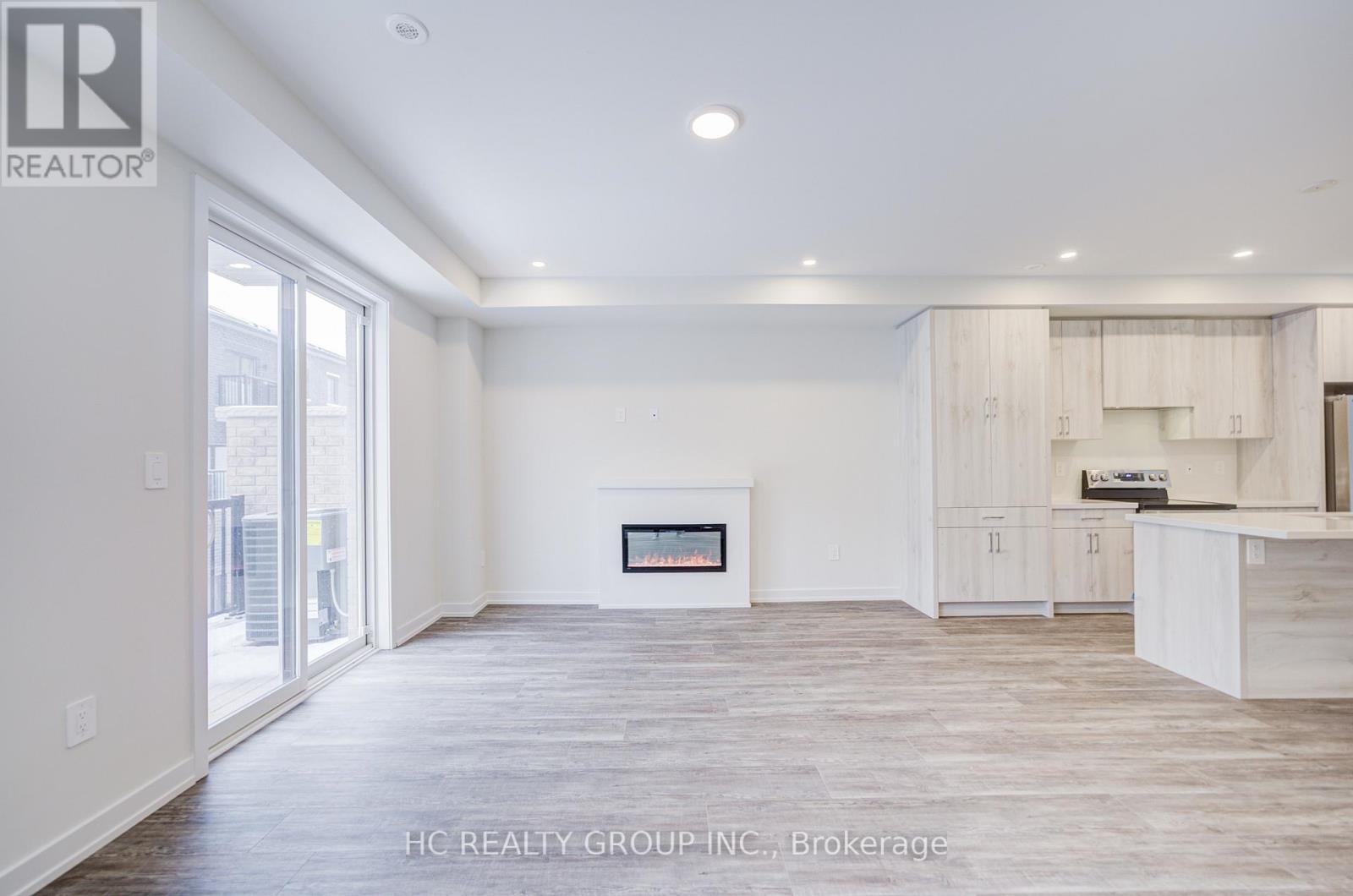 21 Mermot Lane, Richmond Hill (Headford Business Park), Ontario  L4B 0J5 - Photo 3 - N12815024