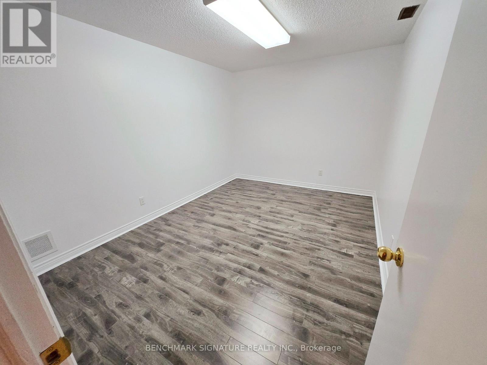 9 Hashbury Place, Markham, Ontario  L3T 7H4 - Photo 19 - N12815120