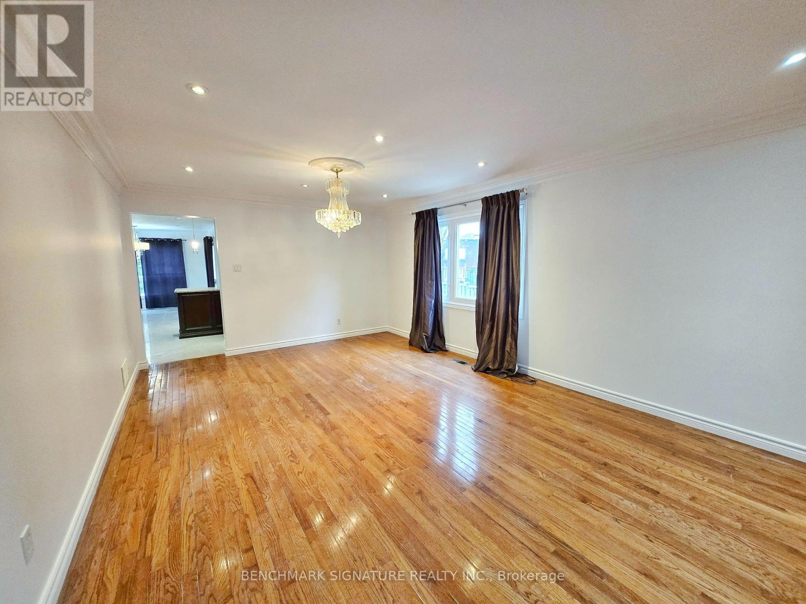 9 Hashbury Place, Markham, Ontario  L3T 7H4 - Photo 6 - N12815120