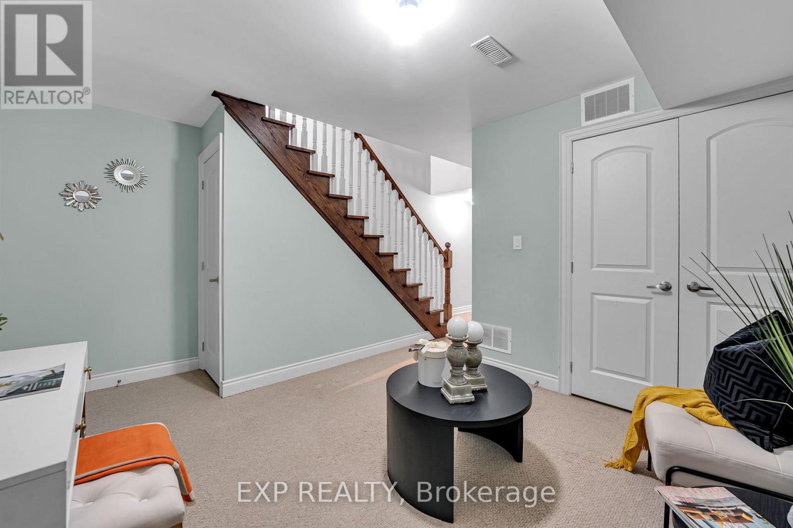 142 Hall Street, Richmond Hill, Ontario  L4C 4N8 - Photo 15 - N12815186