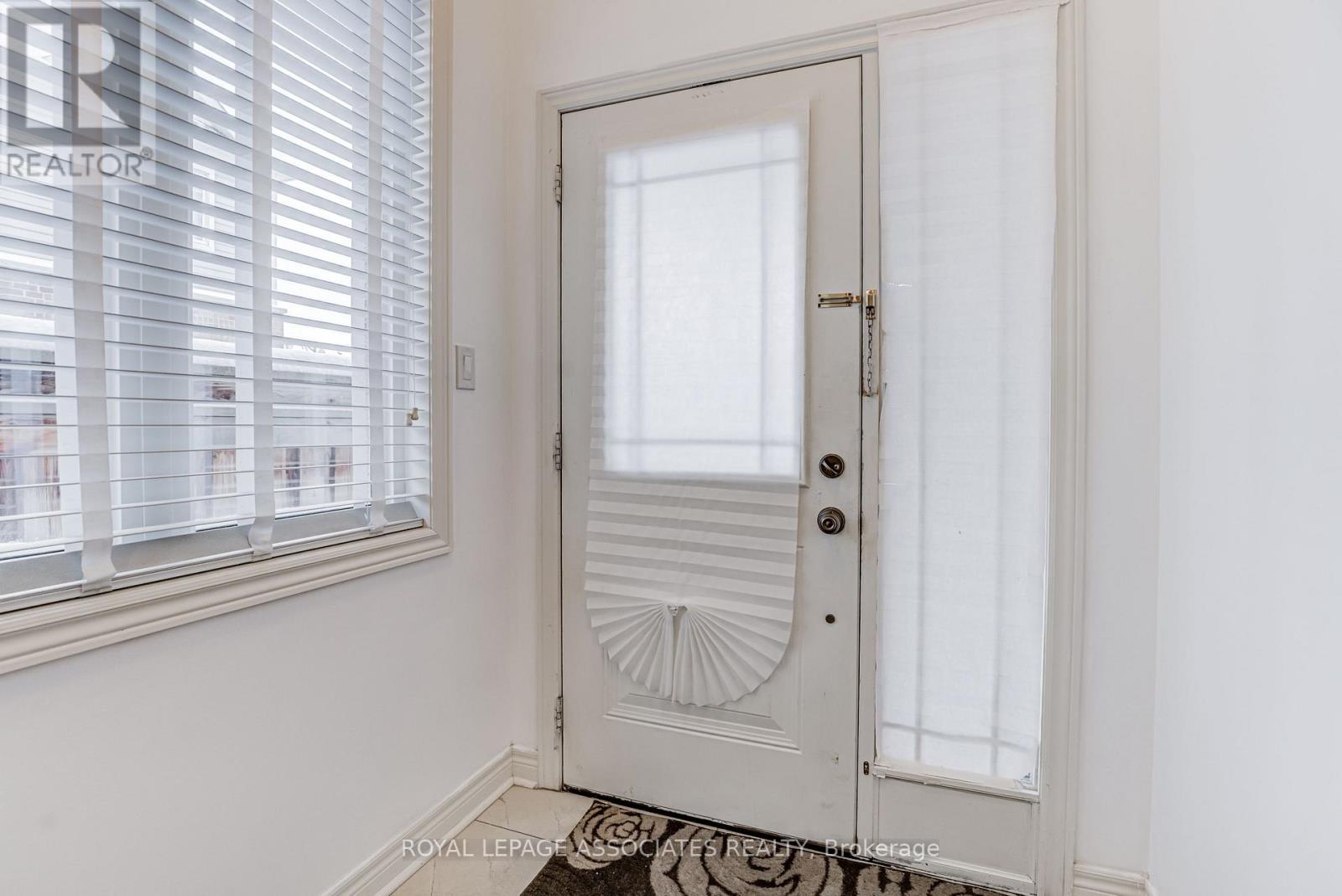 25 Gallagher Crescent, New Tecumseth, Ontario  L9R 0P3 - Photo 5 - N12815190