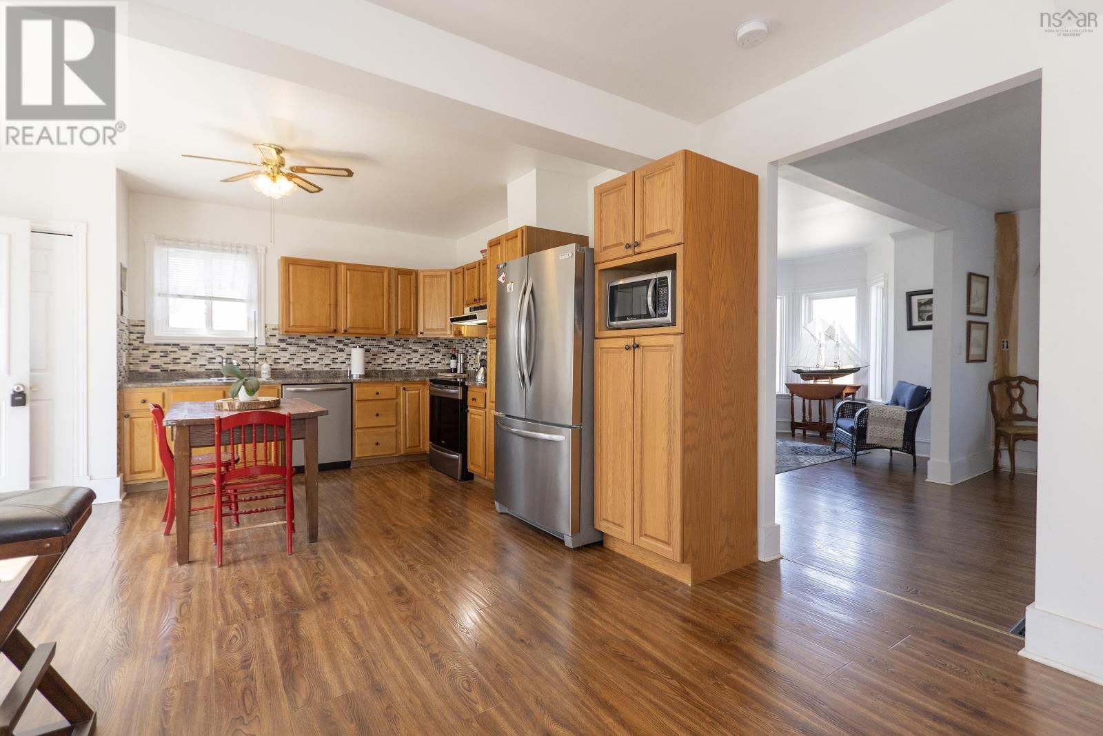 100 Queen Street, Parrsboro, Nova Scotia  B0M 1S0 - Photo 12 - 202603301