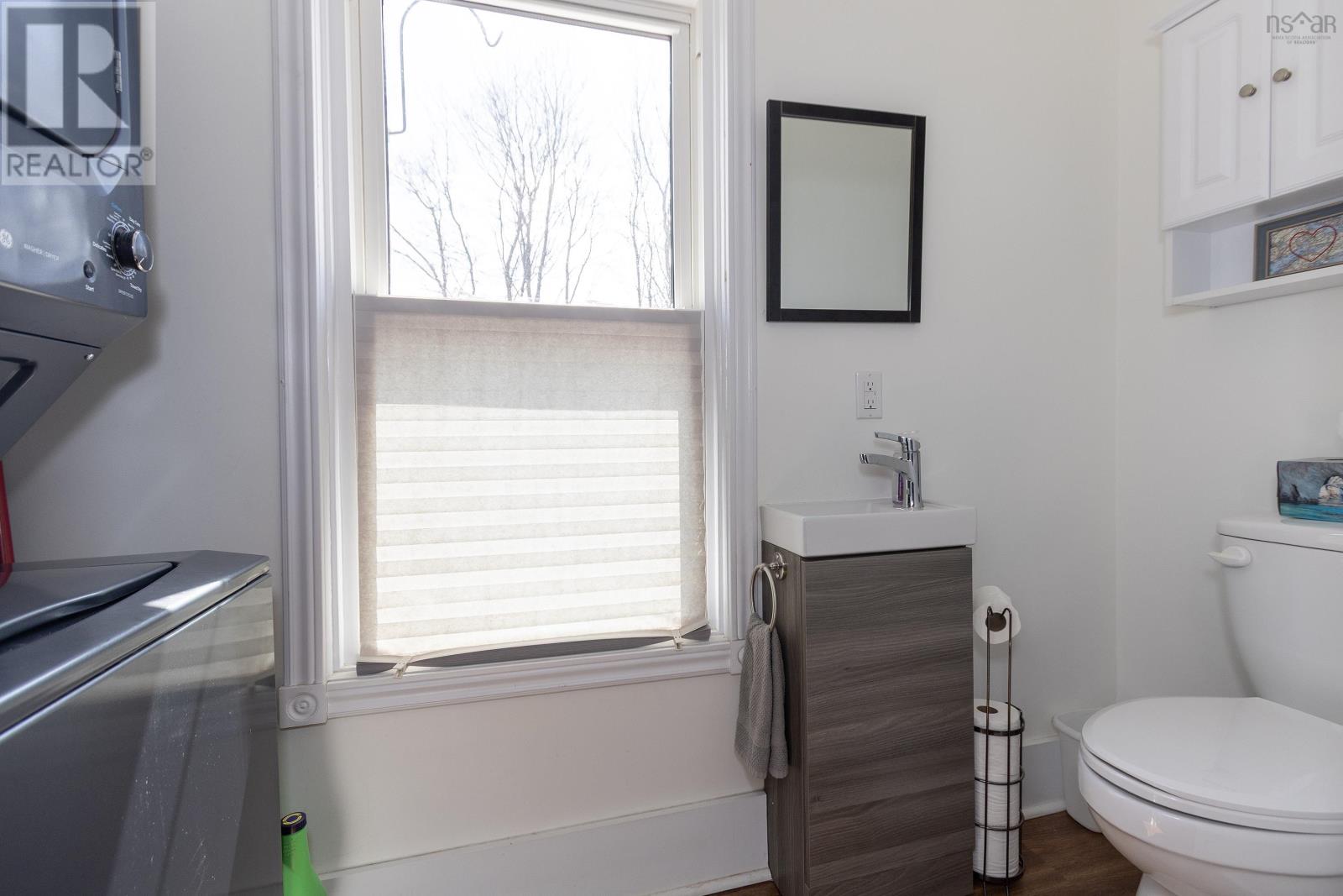 100 Queen Street, Parrsboro, Nova Scotia  B0M 1S0 - Photo 14 - 202603301