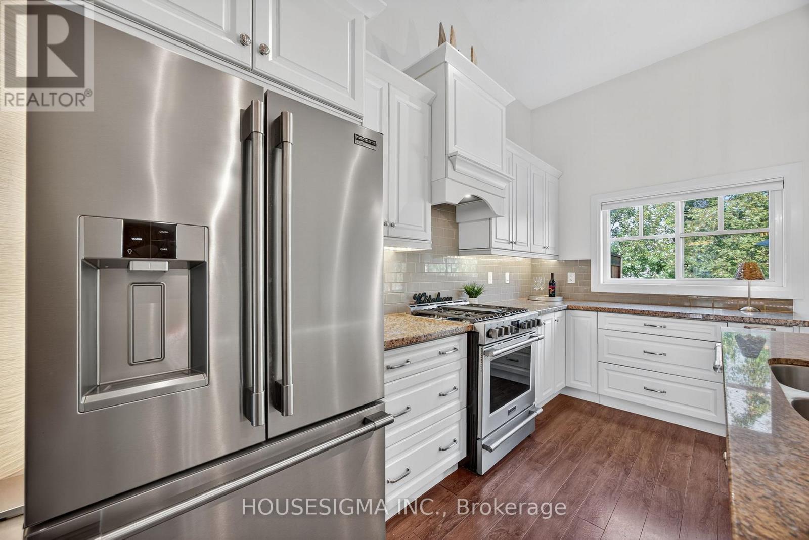 69 Landscape Drive, Oro-Medonte, Ontario  L3R 5B4 - Photo 15 - S12815112