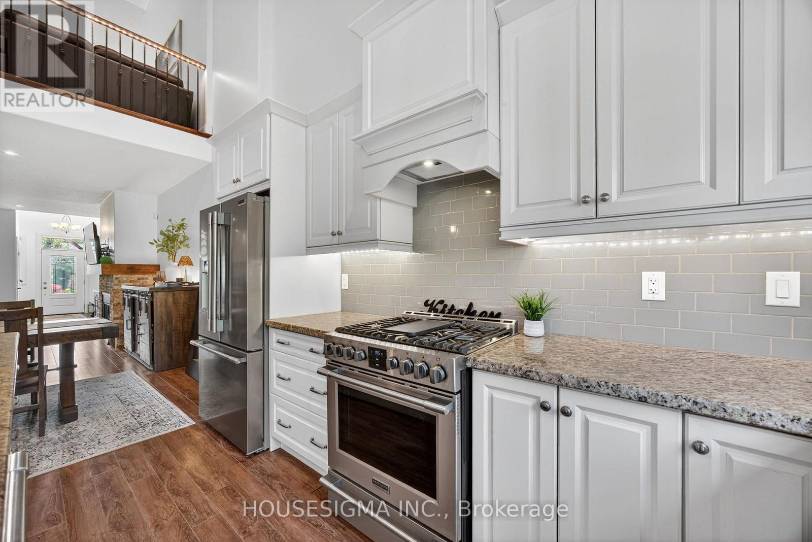 69 Landscape Drive, Oro-Medonte, Ontario  L3R 5B4 - Photo 17 - S12815112