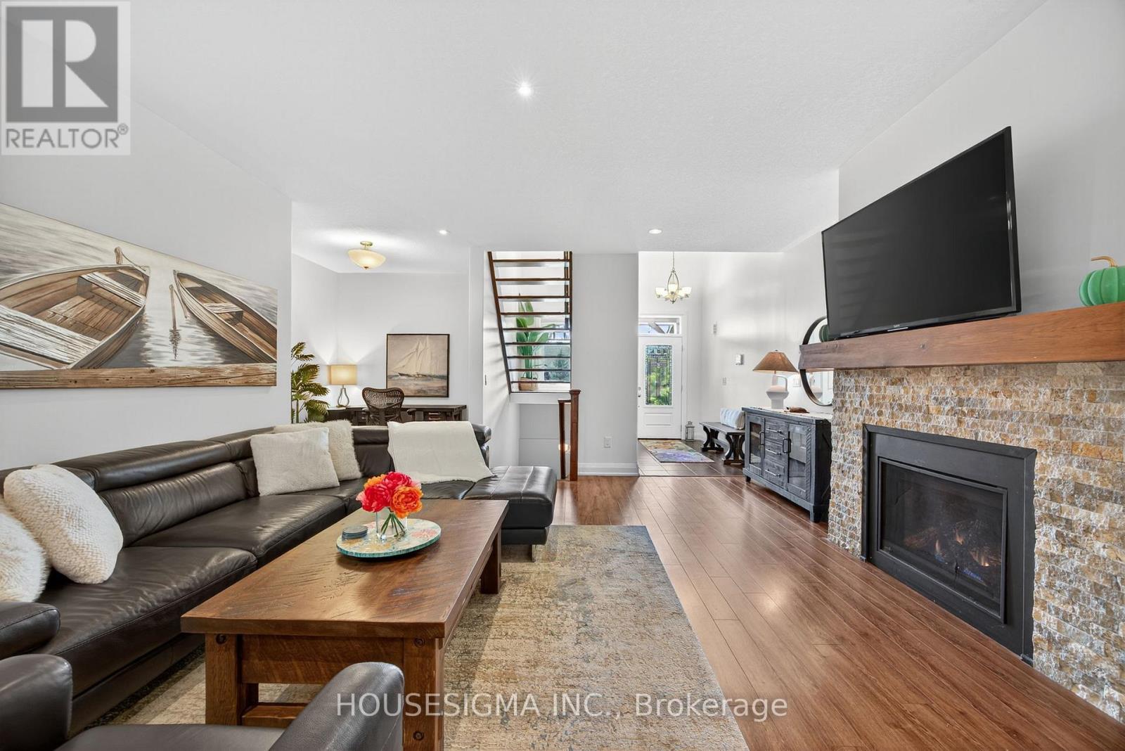 69 Landscape Drive, Oro-Medonte, Ontario  L3R 5B4 - Photo 8 - S12815112