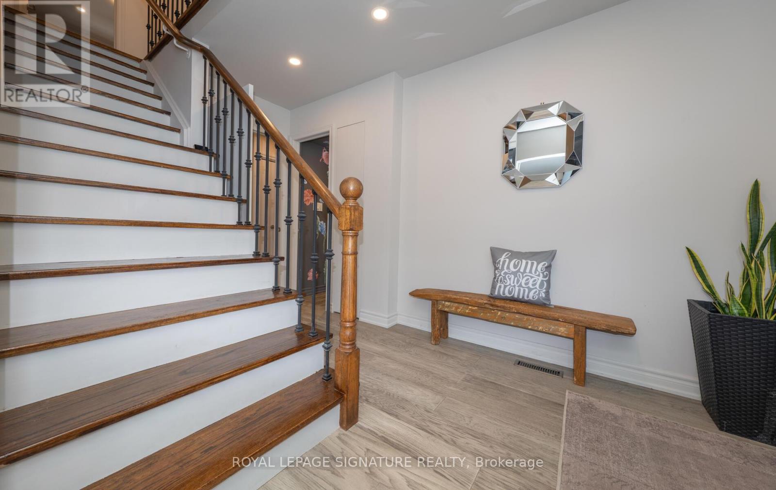 6 Deerbrook Trail, Toronto, Ontario  M1W 1V4 - Photo 4 - E12814286