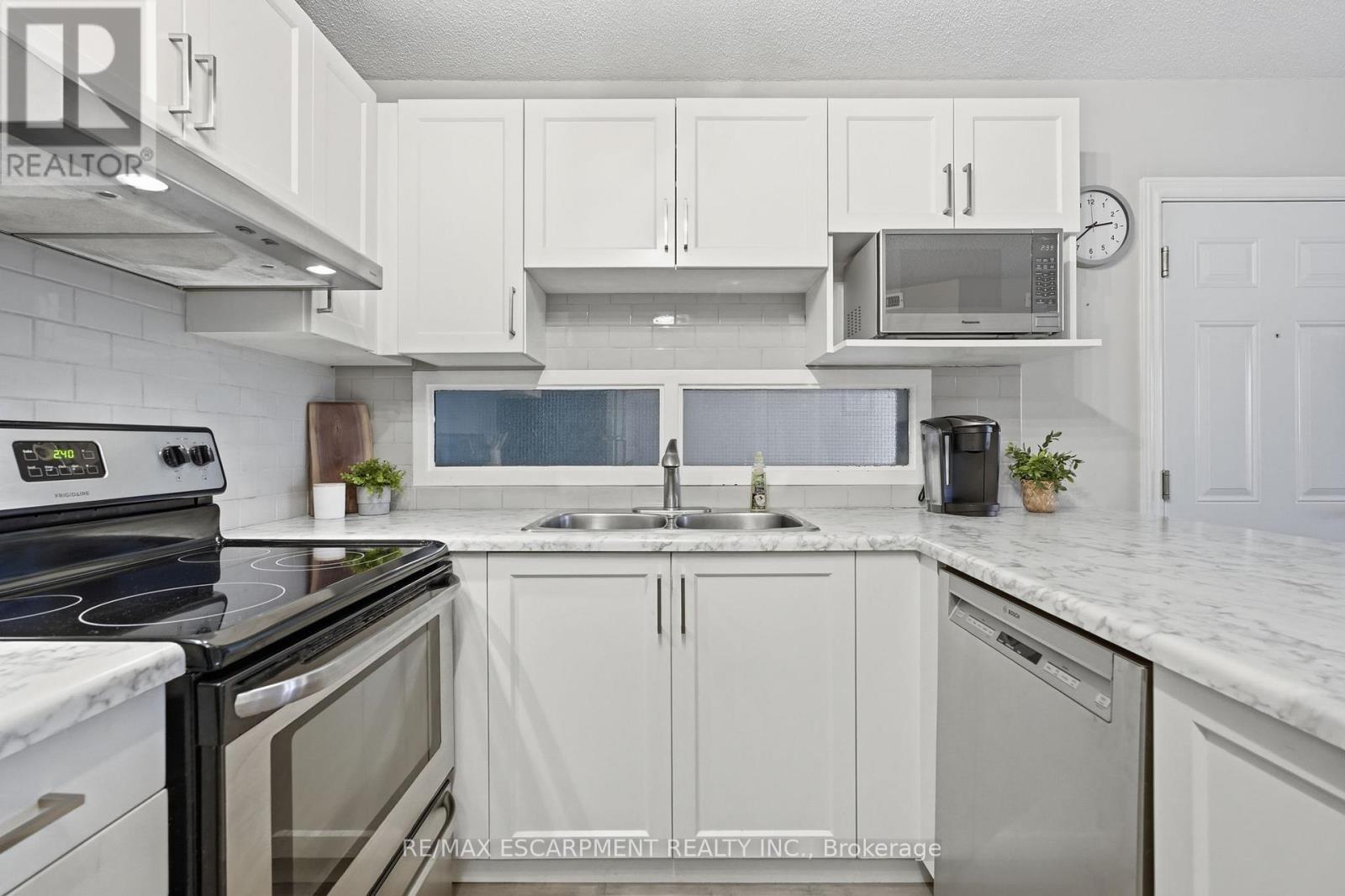 315 - 2040 Cleaver Avenue, Burlington, Ontario  L7M 4C4 - Photo 6 - W12815026