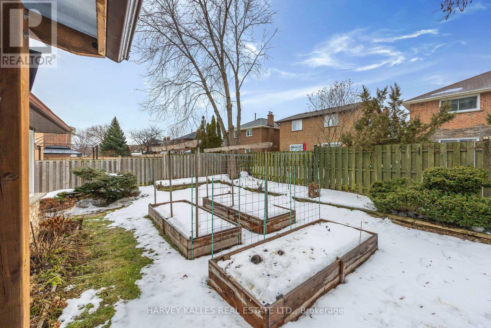 682 Willowbank Trail, Mississauga, Ontario  L4W 3L8 - Photo 47 - W12815034