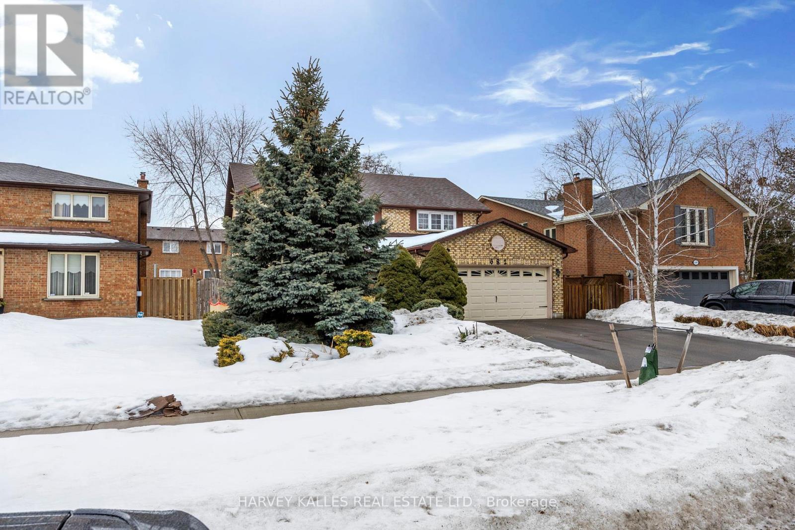 682 Willowbank Trail, Mississauga, Ontario  L4W 3L8 - Photo 50 - W12815034