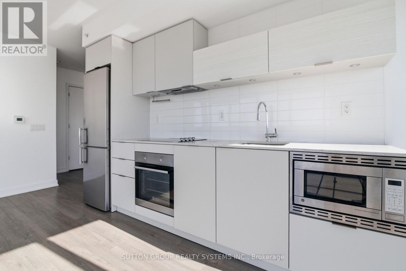 2402 - 20 Thomas Riley Road, Toronto, Ontario  M9B 1B3 - Photo 10 - W12815050