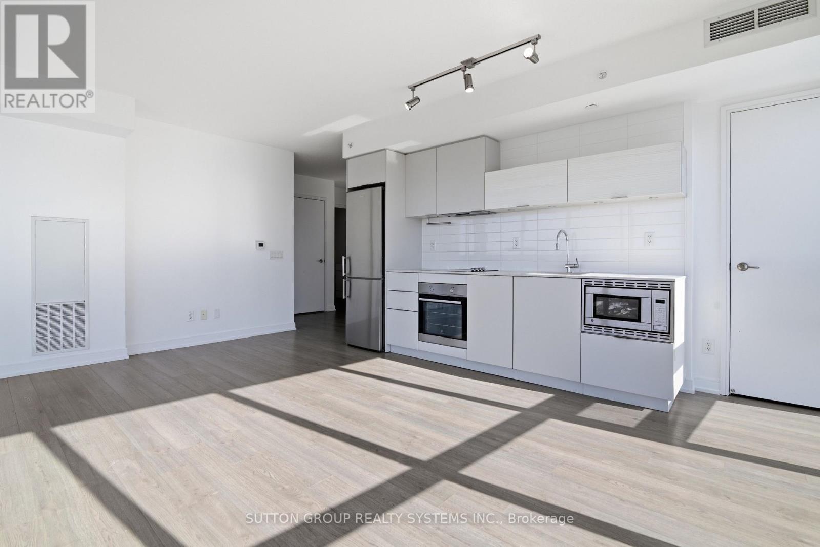 2402 - 20 Thomas Riley Road, Toronto, Ontario  M9B 1B3 - Photo 12 - W12815050