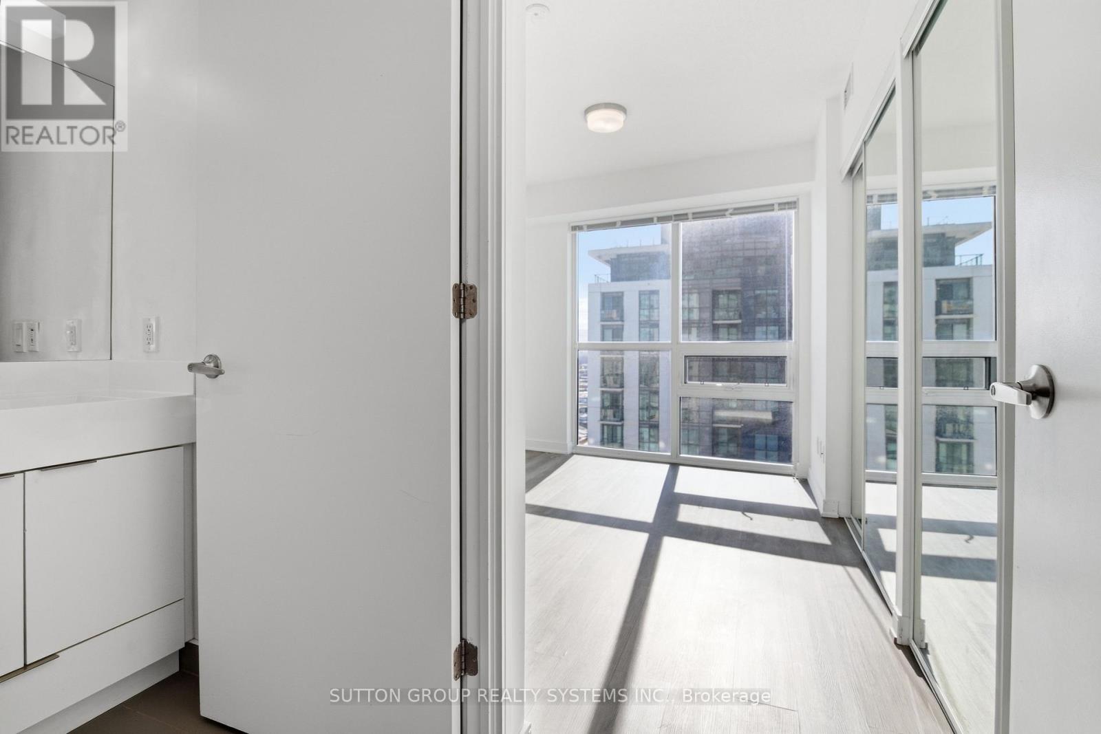 2402 - 20 Thomas Riley Road, Toronto, Ontario  M9B 1B3 - Photo 13 - W12815050