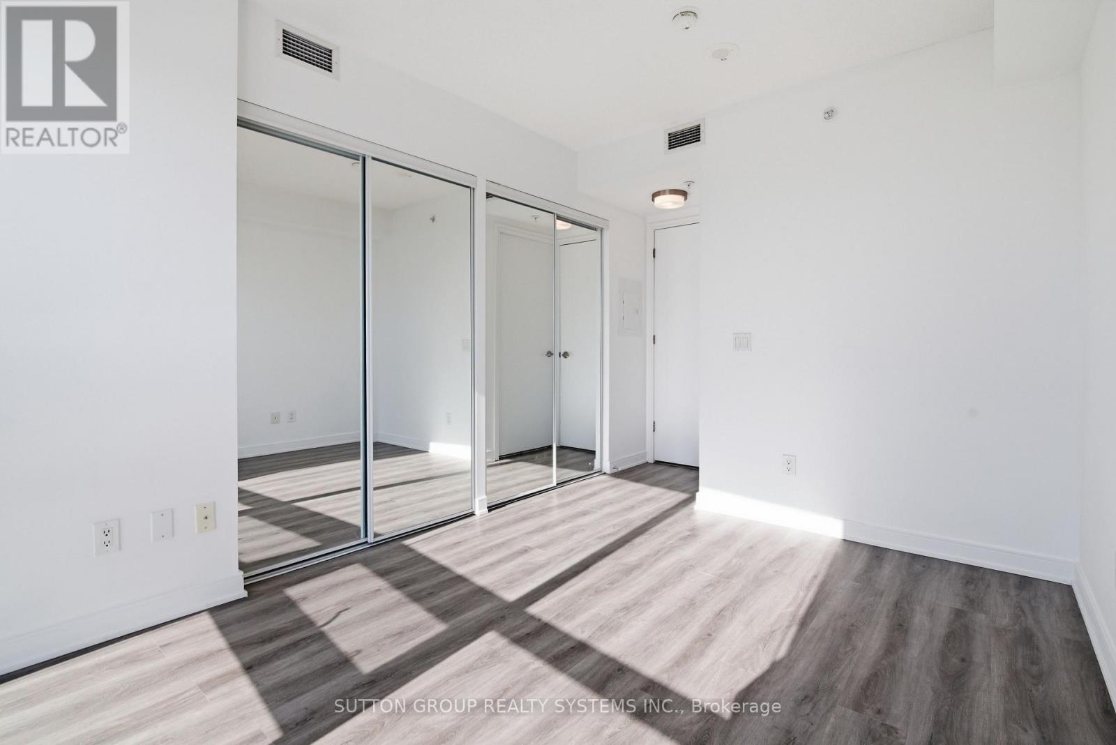2402 - 20 Thomas Riley Road, Toronto, Ontario  M9B 1B3 - Photo 17 - W12815050