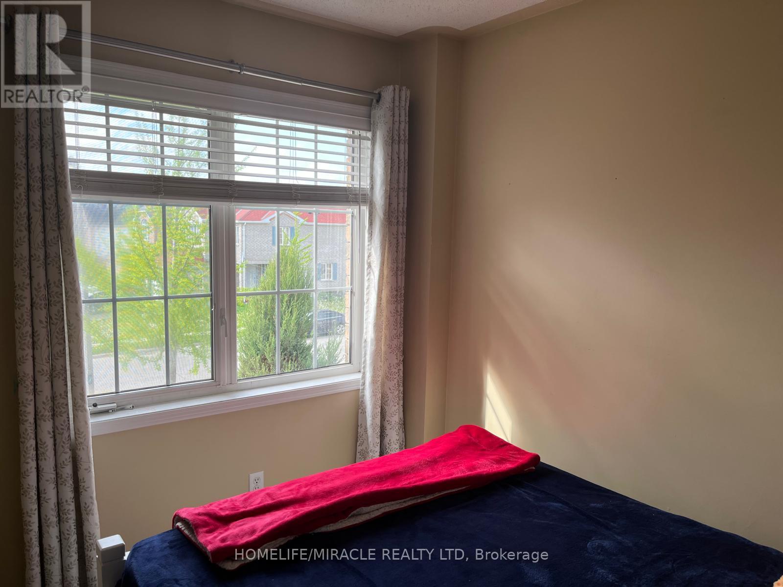 Upper - 173 Willow Park Drive, Brampton, Ontario  L6R 2N1 - Photo 18 - W12815058