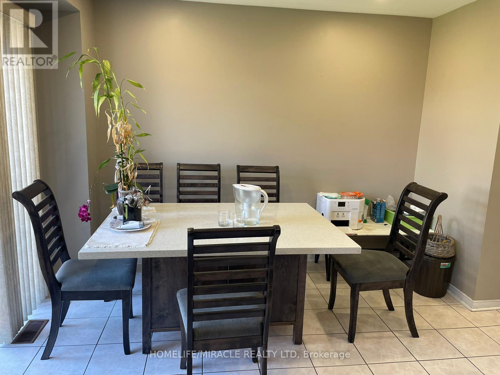 Upper - 173 Willow Park Drive, Brampton, Ontario  L6R 2N1 - Photo 9 - W12815058