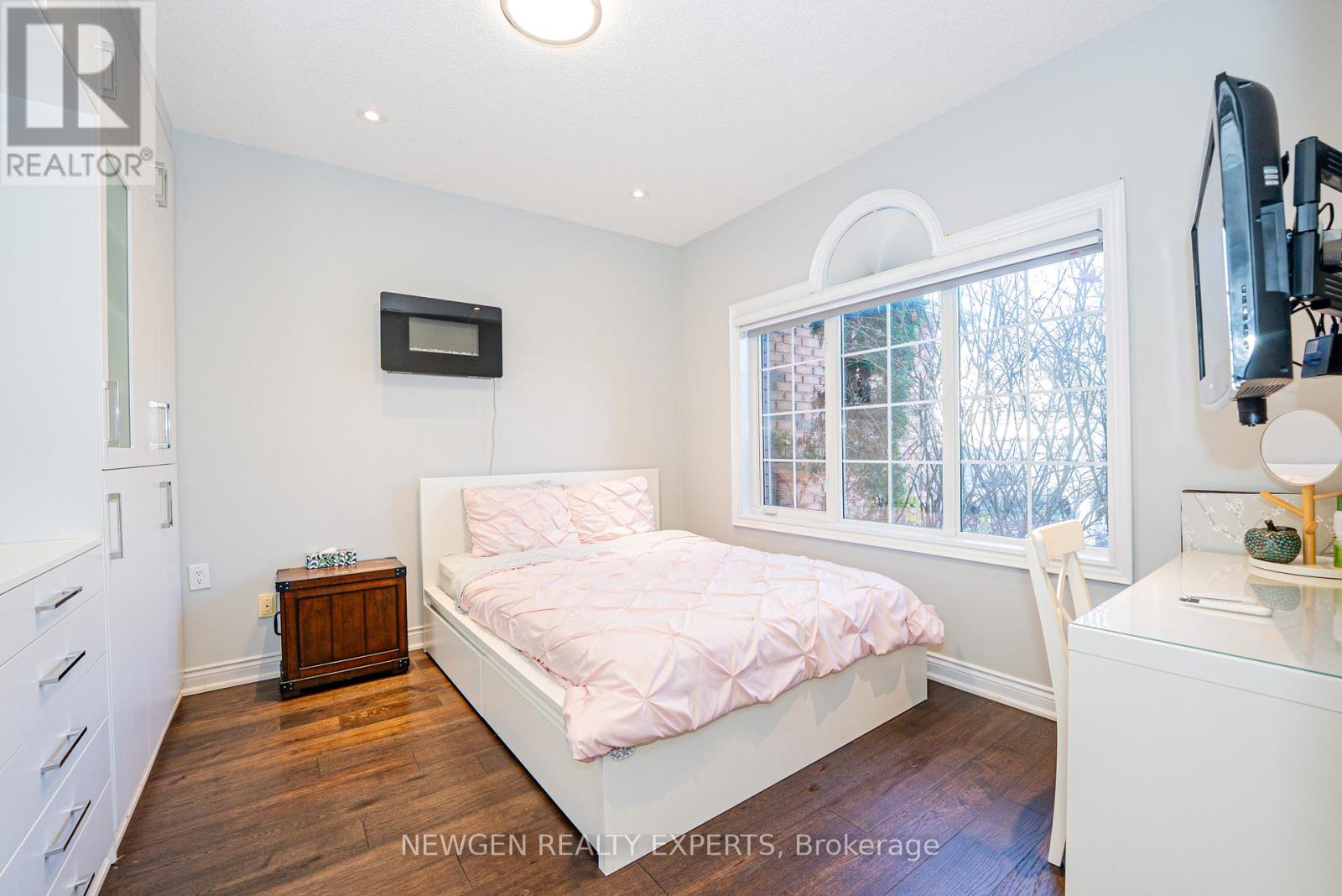 77 Colonel Bertram Road, Brampton, Ontario  L6Z 4T6 - Photo 16 - W12815070