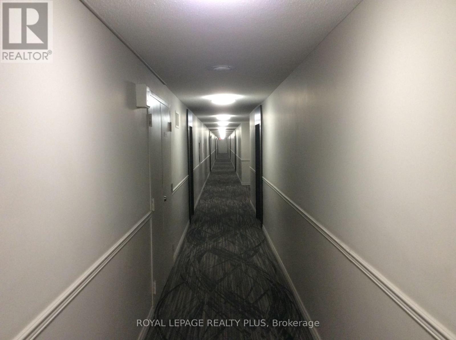 207 - 1100 Caven Street, Mississauga, Ontario  L5G 4N3 - Photo 4 - W12815072