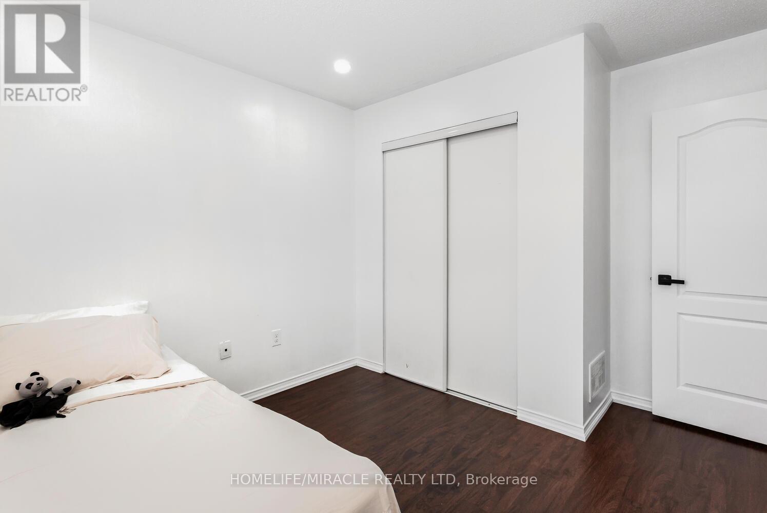 58 - 745 Farmstead Drive, Milton, Ontario  L9T 8B2 - Photo 33 - W12815078