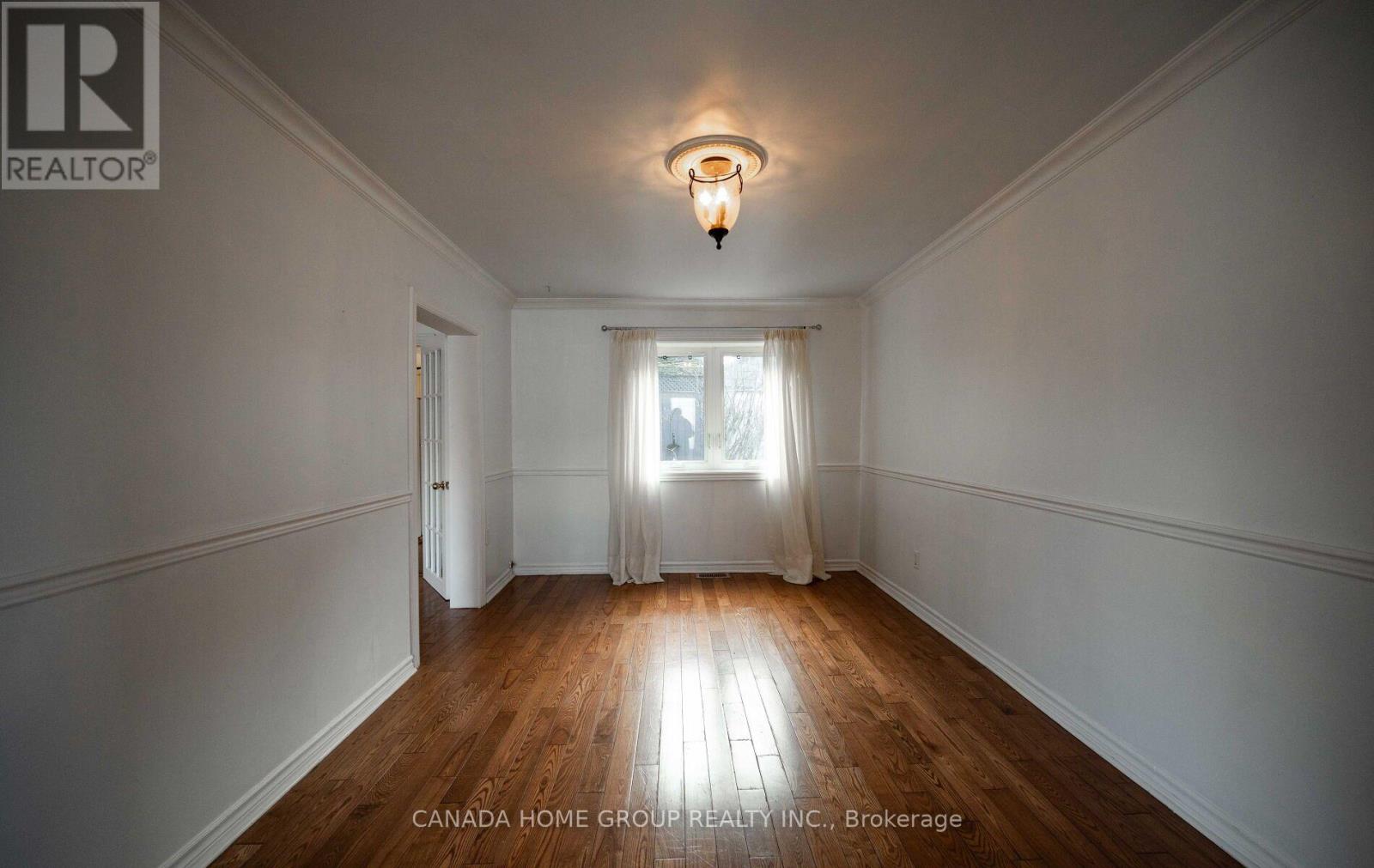 30 Main Street N, Milton, Ontario  L0P 1B0 - Photo 11 - W12815142