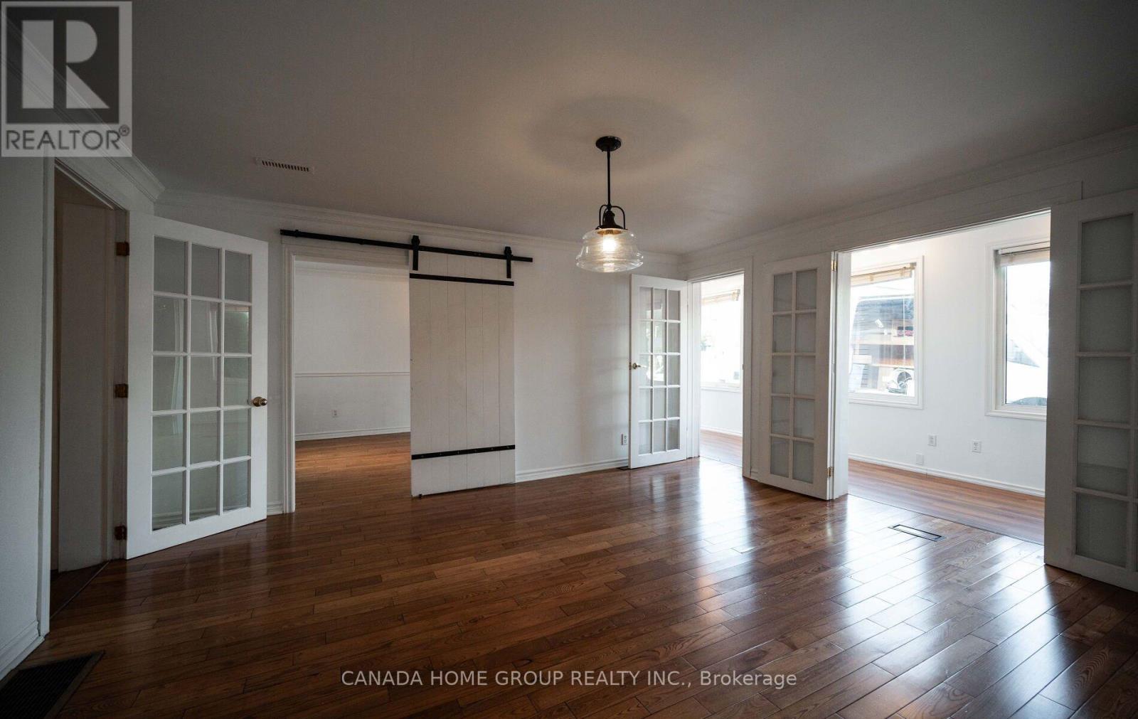 30 Main Street N, Milton, Ontario  L0P 1B0 - Photo 5 - W12815142