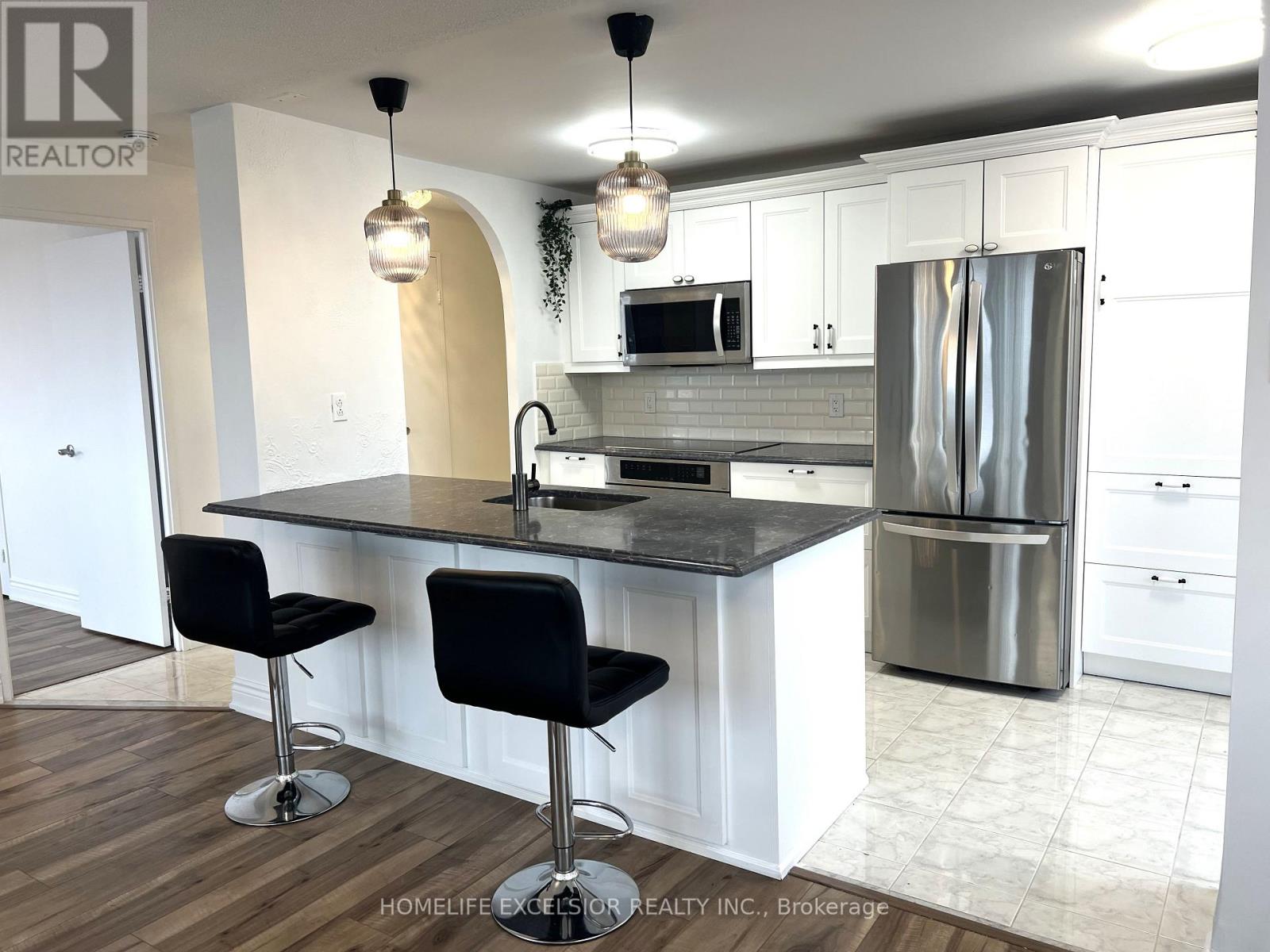 1016 - 1320 Mississauga Valley Boulevard, Mississauga, Ontario  L5A 3R6 - Photo 10 - W12815160