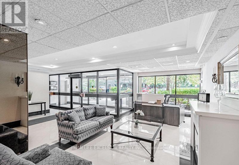 1016 - 1320 Mississauga Valley Boulevard, Mississauga, Ontario  L5A 3R6 - Photo 3 - W12815160