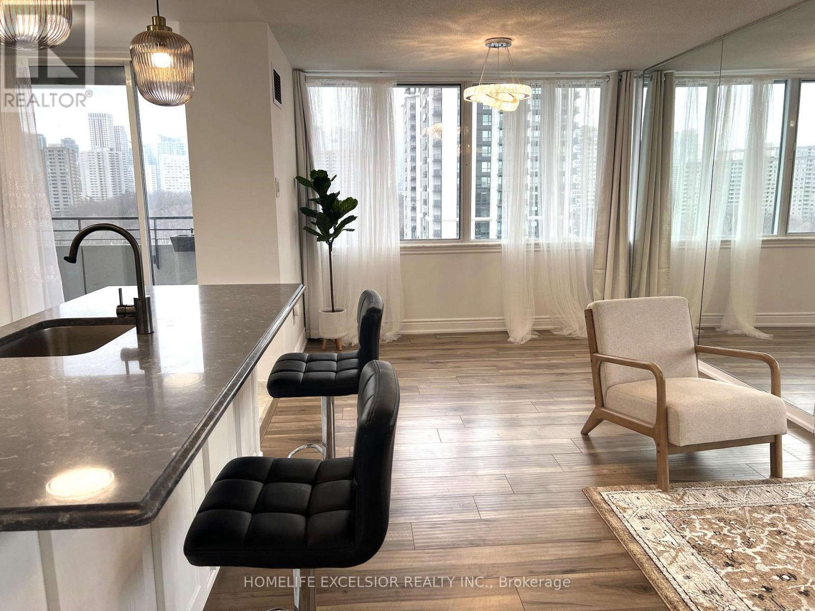 1016 - 1320 Mississauga Valley Boulevard, Mississauga, Ontario  L5A 3R6 - Photo 8 - W12815160