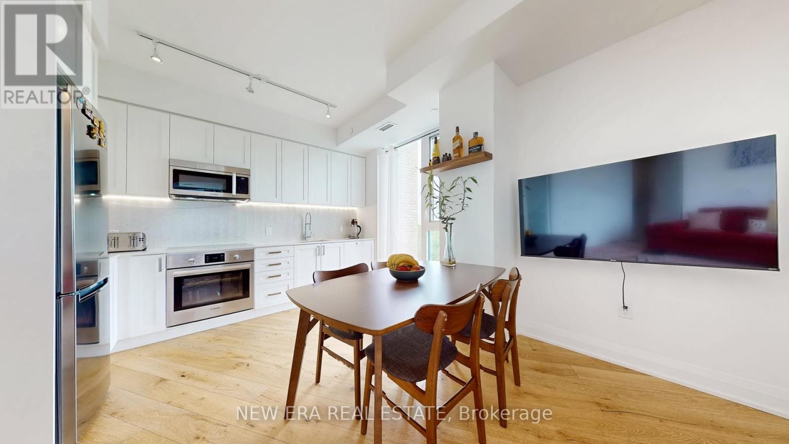 610 - 293 The Kingsway, Toronto, Ontario  M9A 0E8 - Photo 3 - W12815206