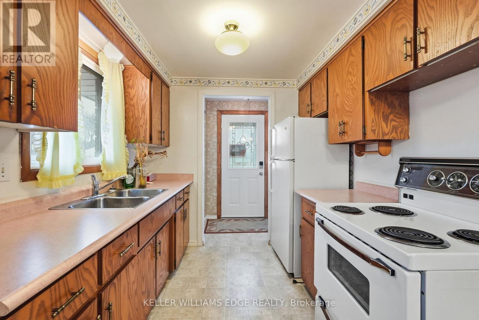 66 Geneva Crescent, Kitchener, Ontario  N2E 1M9 - Photo 12 - X12815018