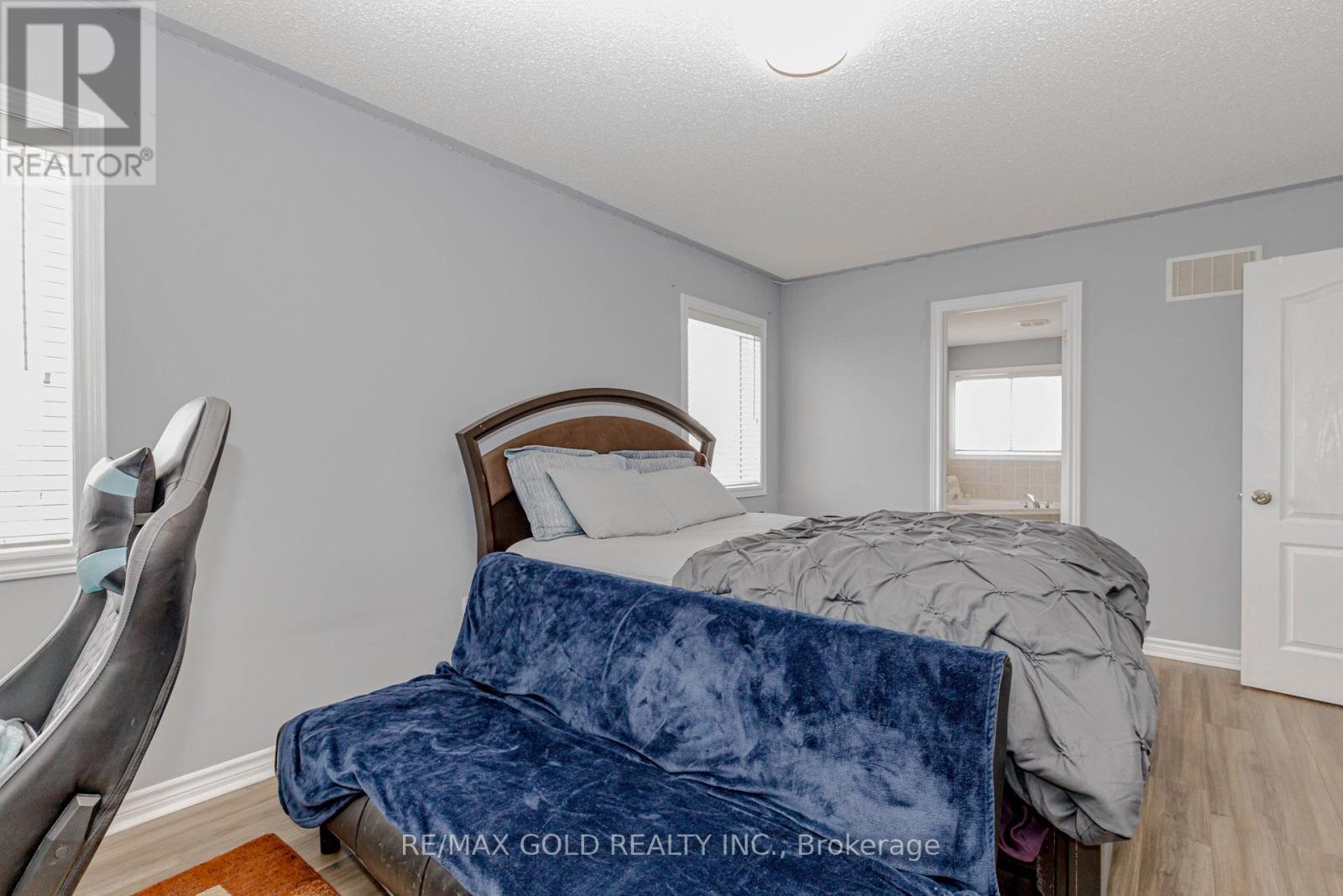 527 Wansbrough Way, Shelburne, Ontario  L9V 2S6 - Photo 14 - X12815080