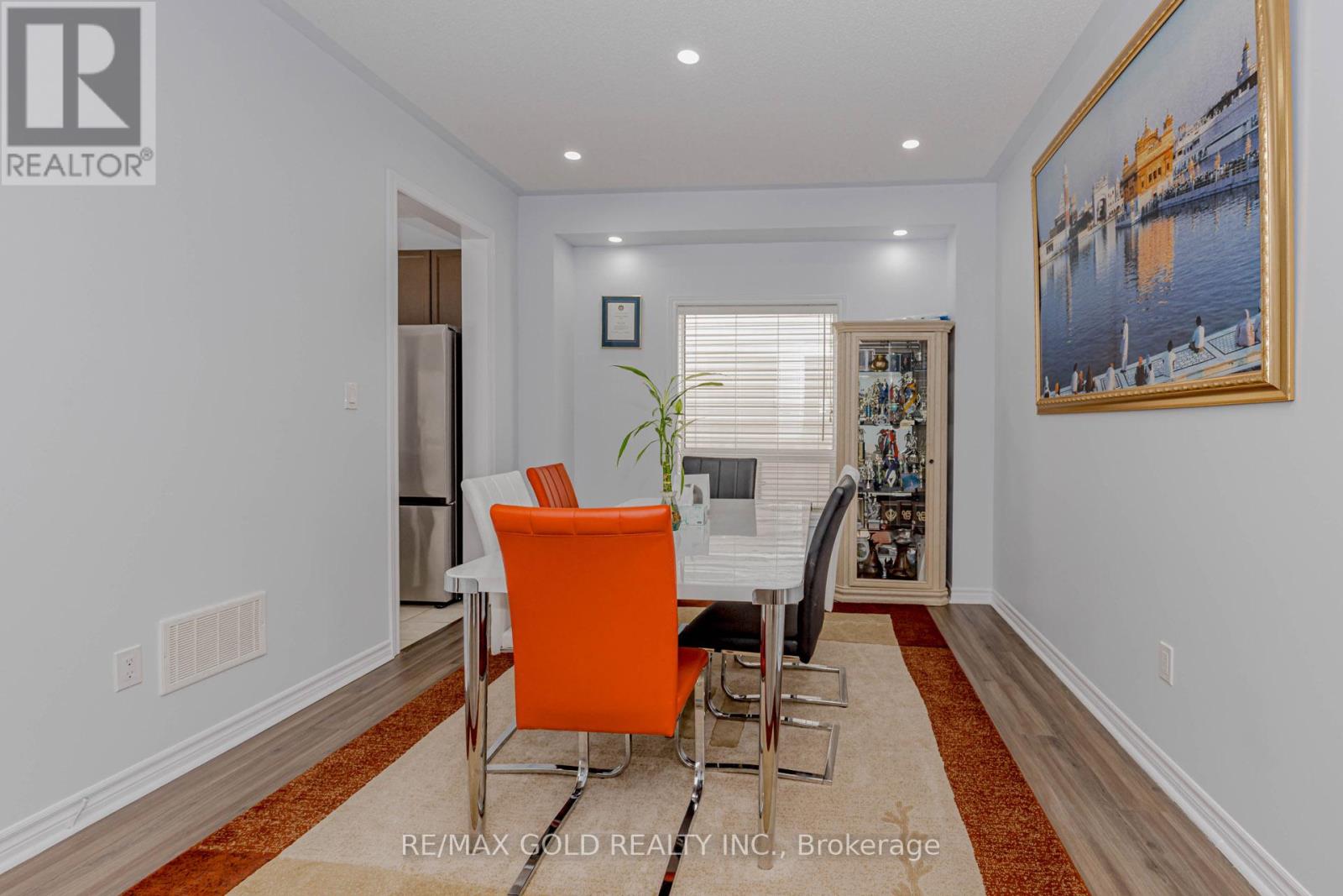 527 Wansbrough Way, Shelburne, Ontario  L9V 2S6 - Photo 5 - X12815080