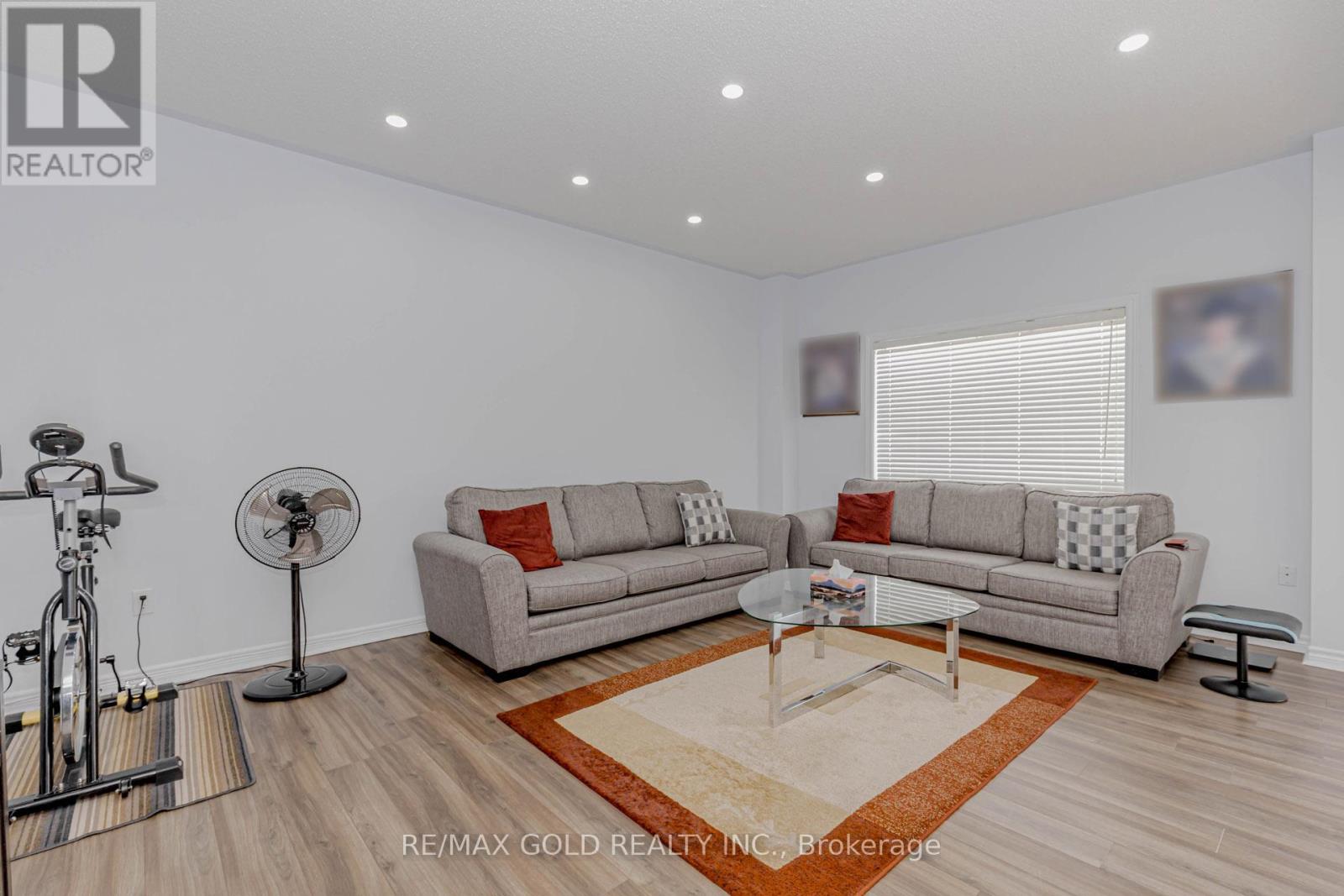 527 Wansbrough Way, Shelburne, Ontario  L9V 2S6 - Photo 6 - X12815080