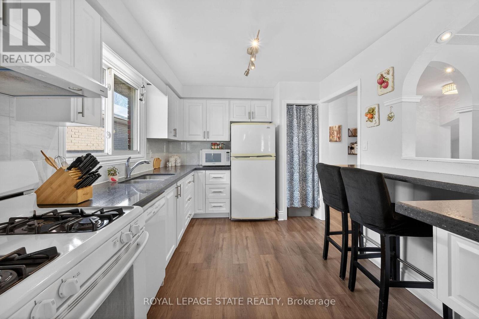 327 Eaglewood Drive, Hamilton, Ontario  L8W 1Z2 - Photo 14 - X12815124