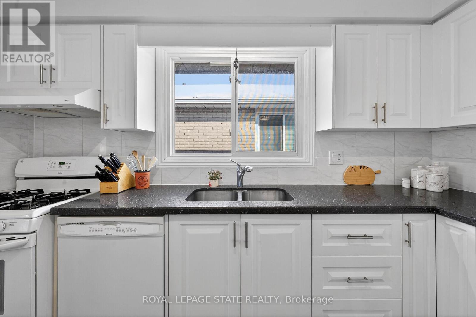 327 Eaglewood Drive, Hamilton, Ontario  L8W 1Z2 - Photo 16 - X12815124