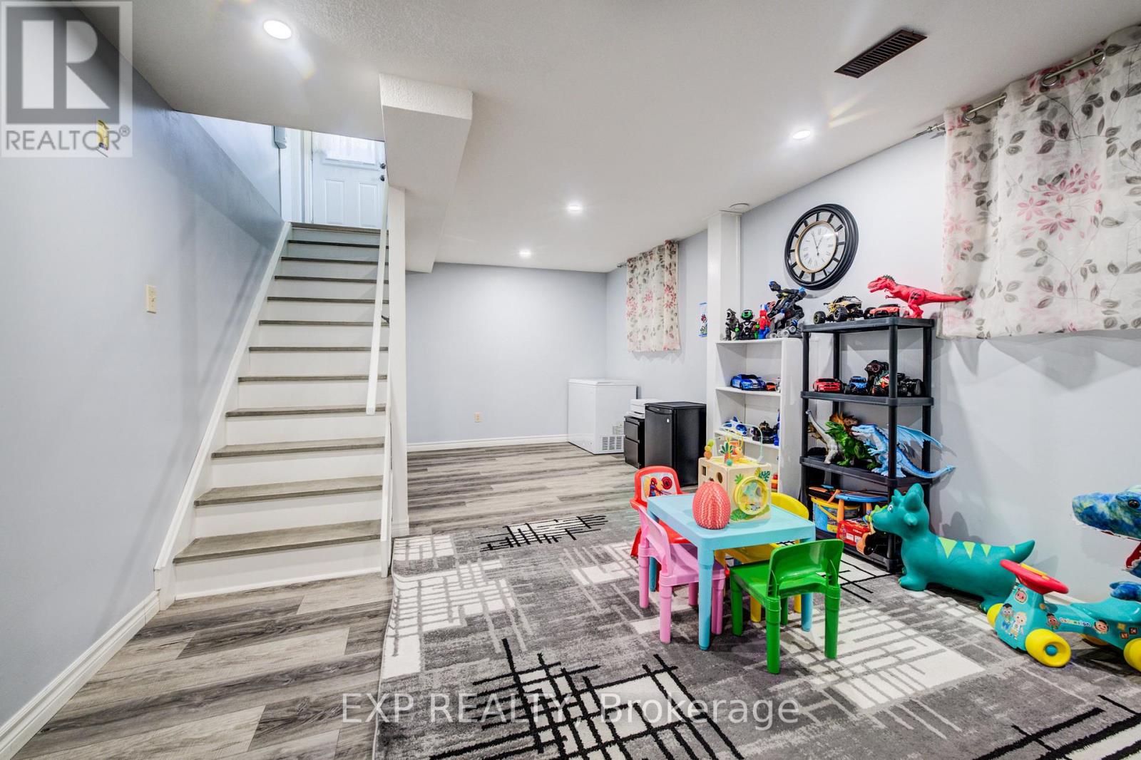 52 Uxbridge Crescent, Kitchener, Ontario  N2E 2P8 - Photo 18 - X12815144