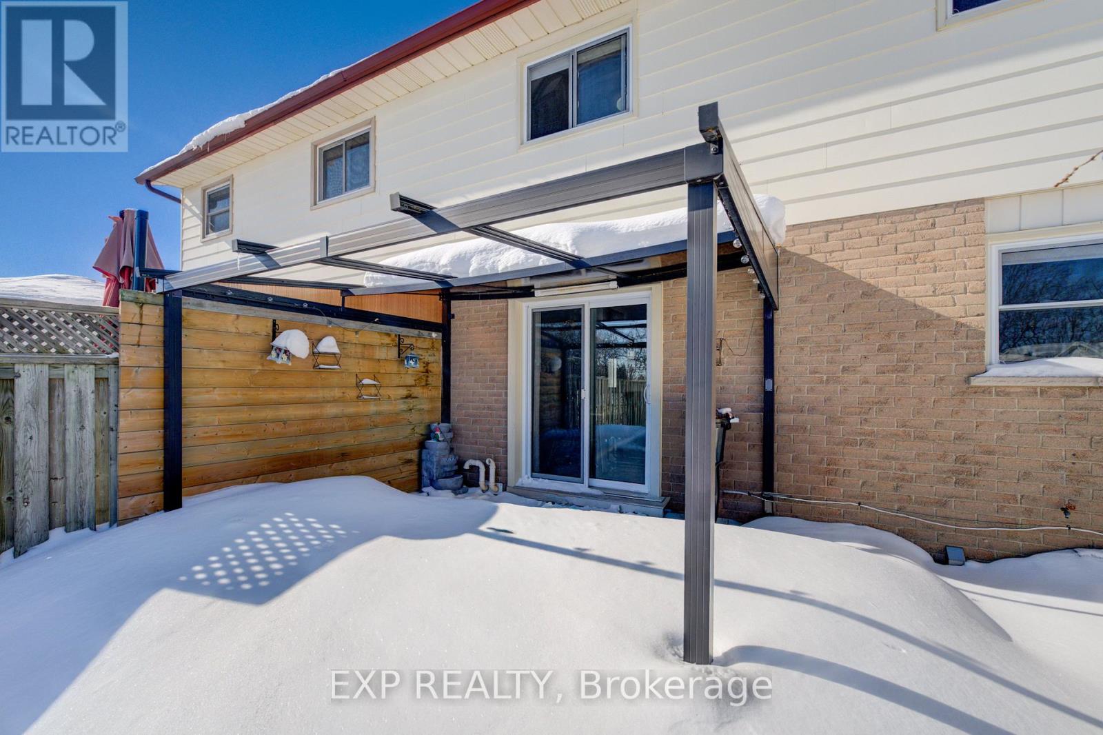 52 Uxbridge Crescent, Kitchener, Ontario  N2E 2P8 - Photo 23 - X12815144