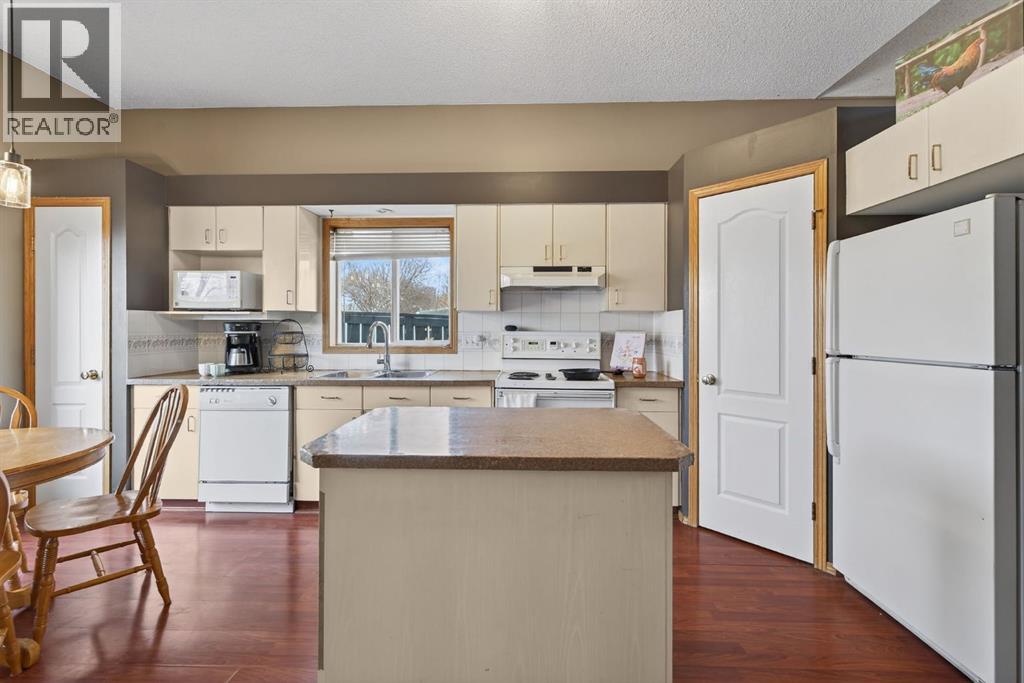 68 Coventry Green Ne, Calgary, Alberta  T3K 4L4 - Photo 3 - A2286238