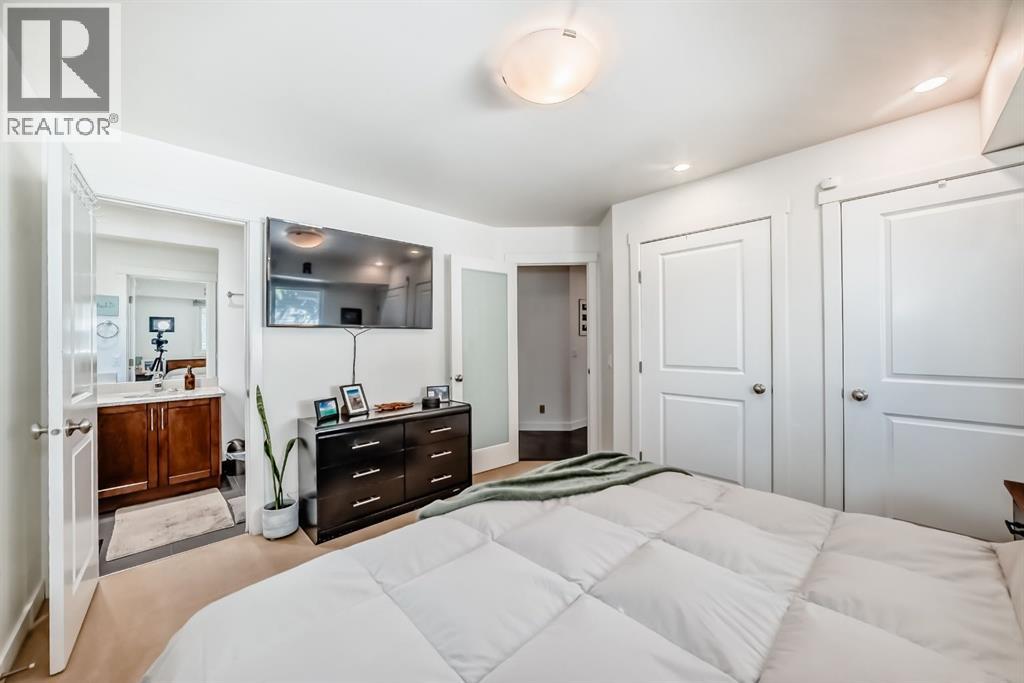 208 Woodbine Boulevard Sw, Calgary, Alberta  T2W 4K5 - Photo 22 - A2288115