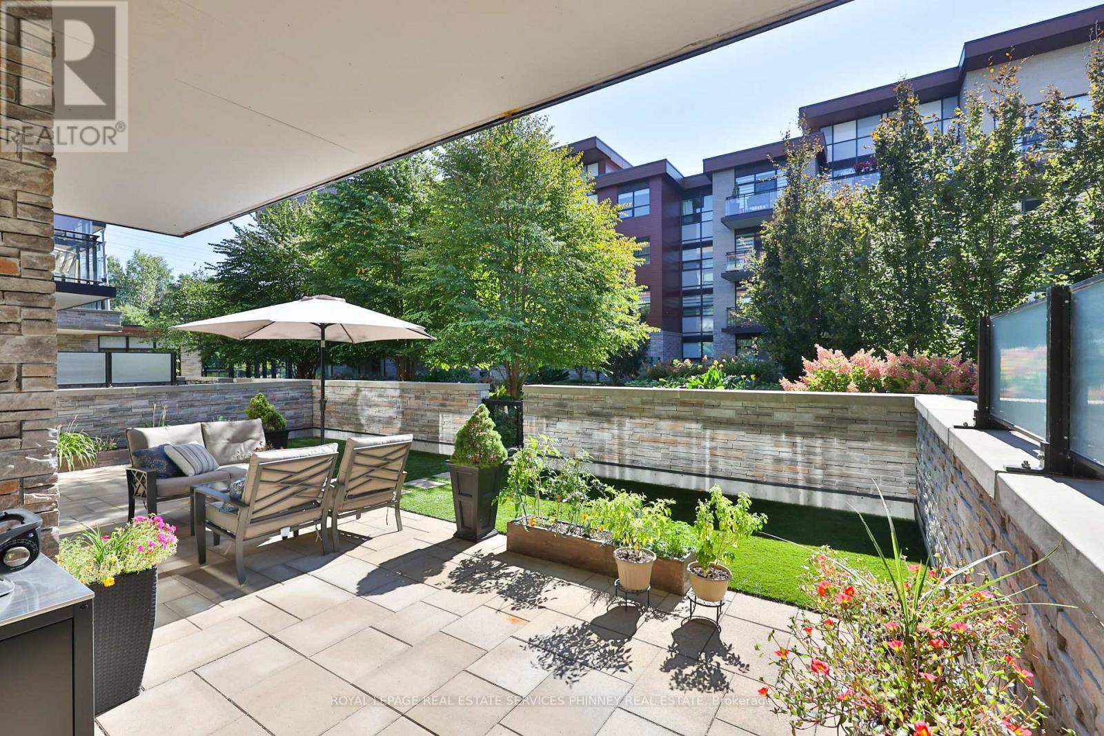 155 - 1575 Lakeshore Road W, Mississauga, Ontario  L5J 0B1 - Photo 2 - W12714040