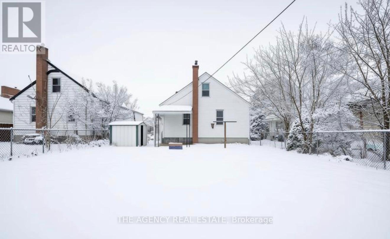 Photo 18 of 19 for 489 Salisbury Street