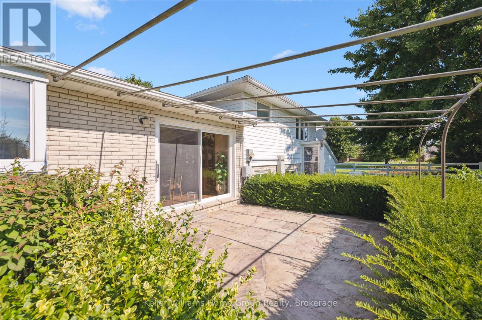 27 Peel Street E, Mapleton, Ontario  N0B 1A0 - Photo 34 - X12815248