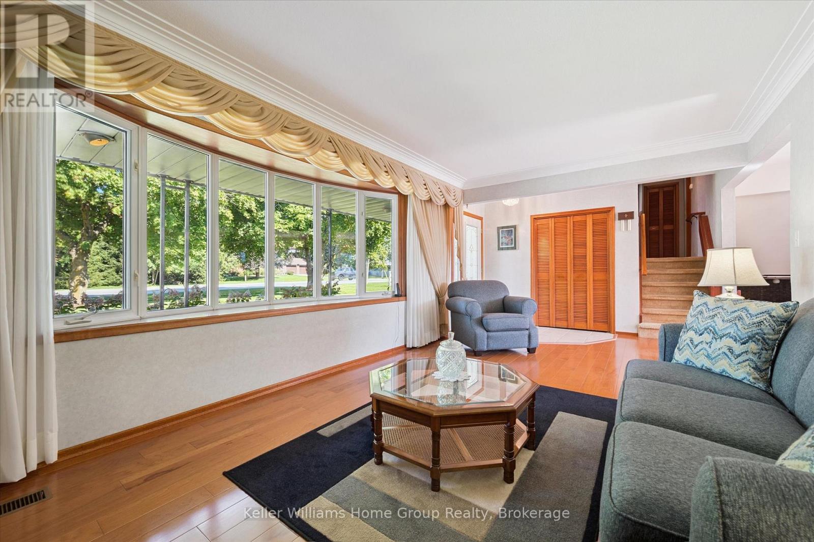 27 Peel Street E, Mapleton, Ontario  N0B 1A0 - Photo 9 - X12815248