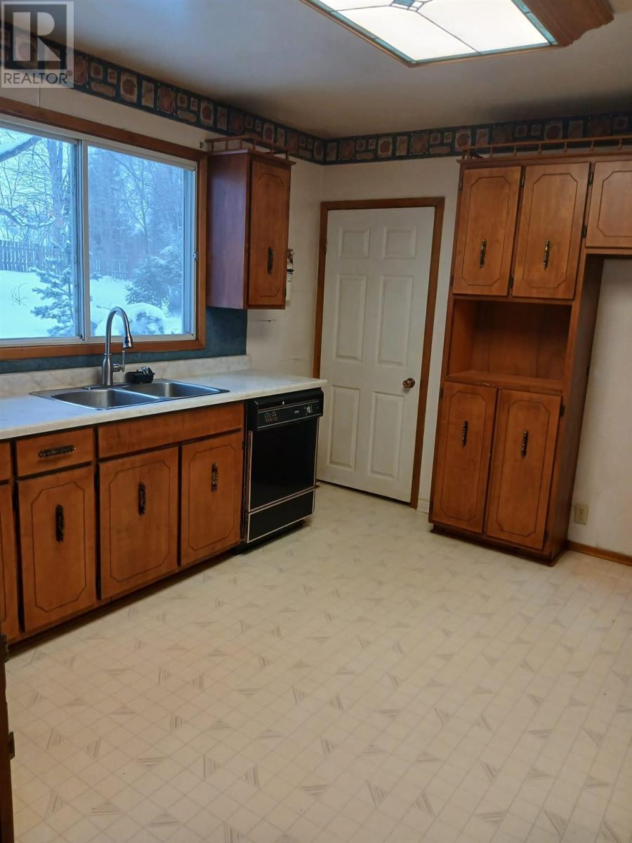 21 Bracken Pl, Elliot Lake, Ontario  P5A 1L5 - Photo 12 - SM260259