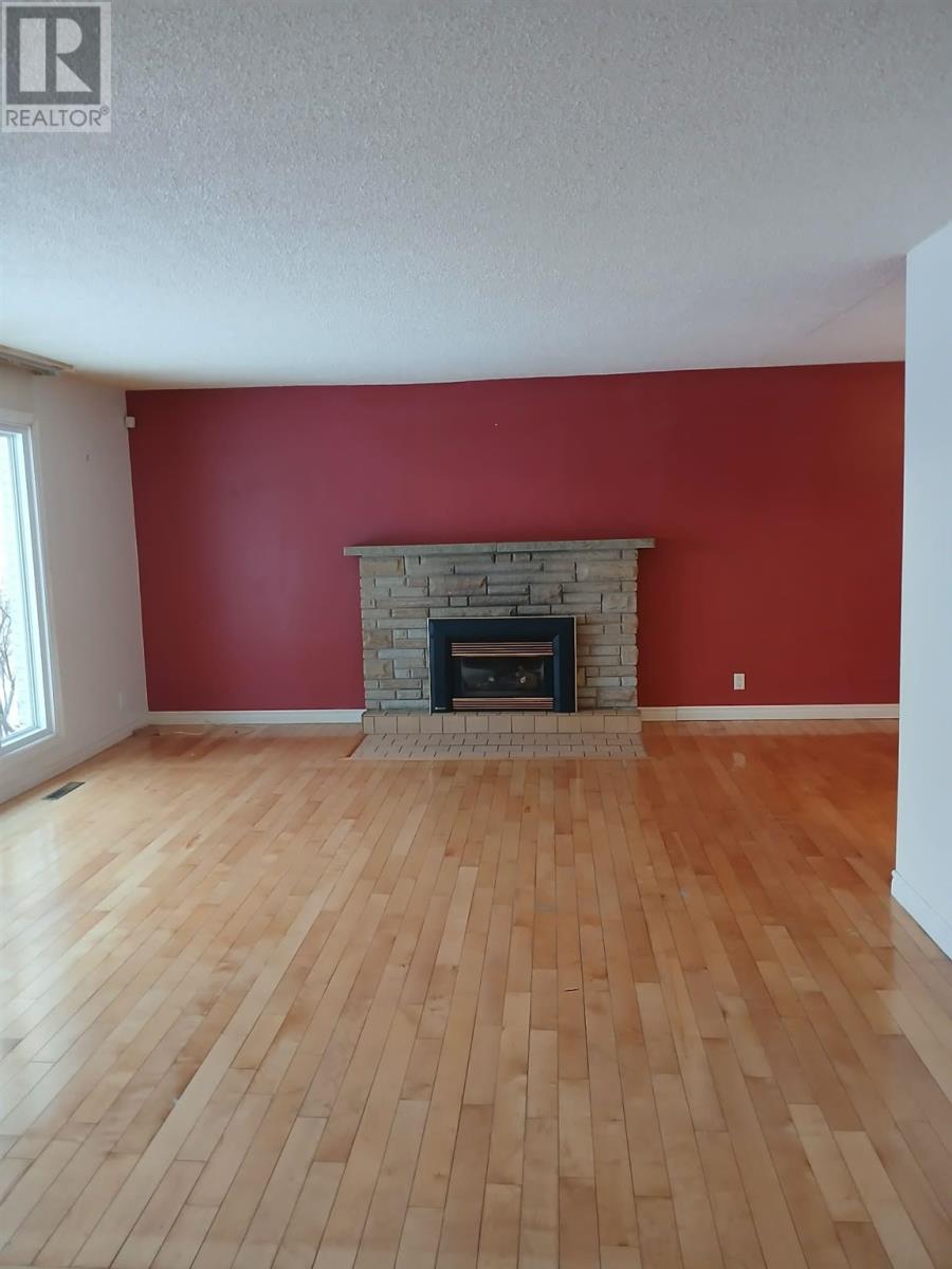 21 Bracken Pl, Elliot Lake, Ontario  P5A 1L5 - Photo 6 - SM260259